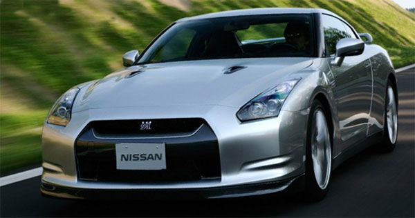 2011 NISSAN GT-R