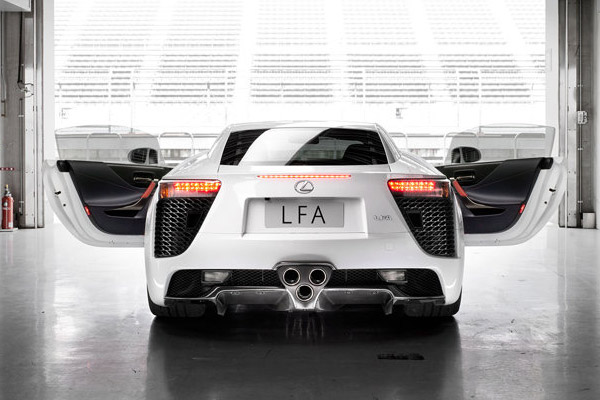 Malaysia Lexus Car Review - Lexus LFA 2010 - Malaysia car portal - malaysia automotive, car accessories, car brand and car models, malaysia car racing, malaysia f1, malaysia car classified