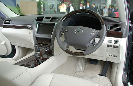 Lexus LS 460