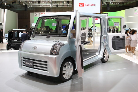 Daihatsu Deca Deca Concept Dazzles in Tokyo - malaysia automotive, car accessories, car brand and car models, malaysia car racing, malaysia f1, malaysia car classified